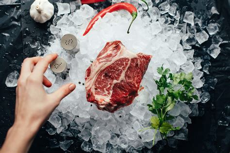 Правильный способ размораживания мяса