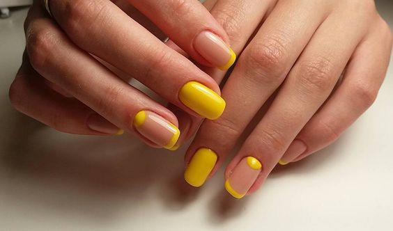 Желтые ногти: варианты маникюра гель-лаком и шеллаком, новые идеи 2023-2024